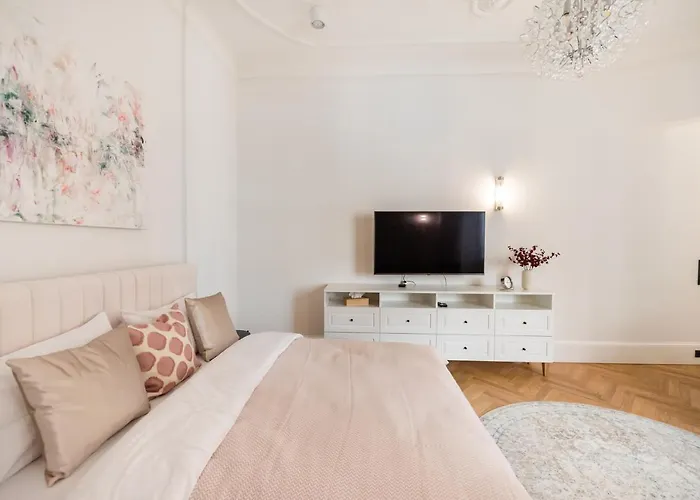 Premium Warsaw Center Studio